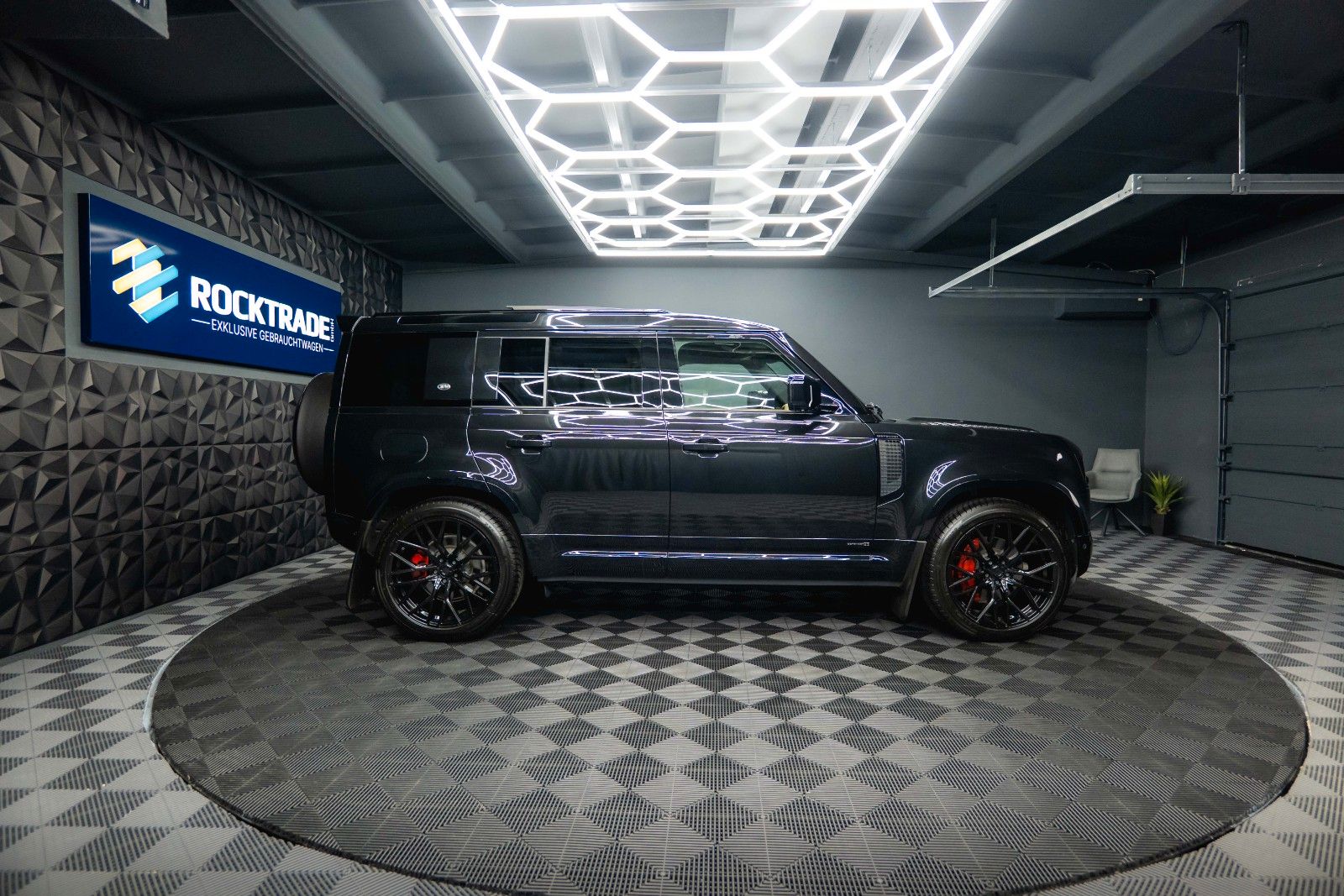 Fahrzeugabbildung Land Rover Defender 110 X-Dynamic Black Style Pack 4x4