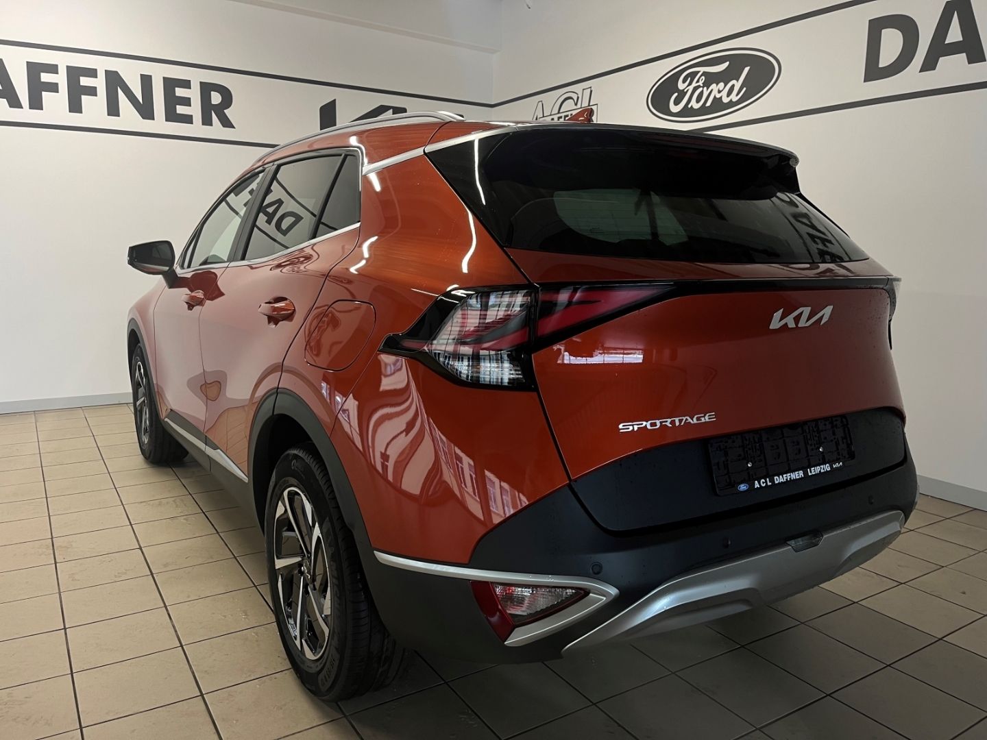 Fahrzeugabbildung Kia Sportage 1.6 T-GDI Vision, Teilleder, Navi, Elkt