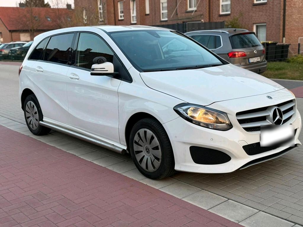 Image of Mercedes-Benz B 220
