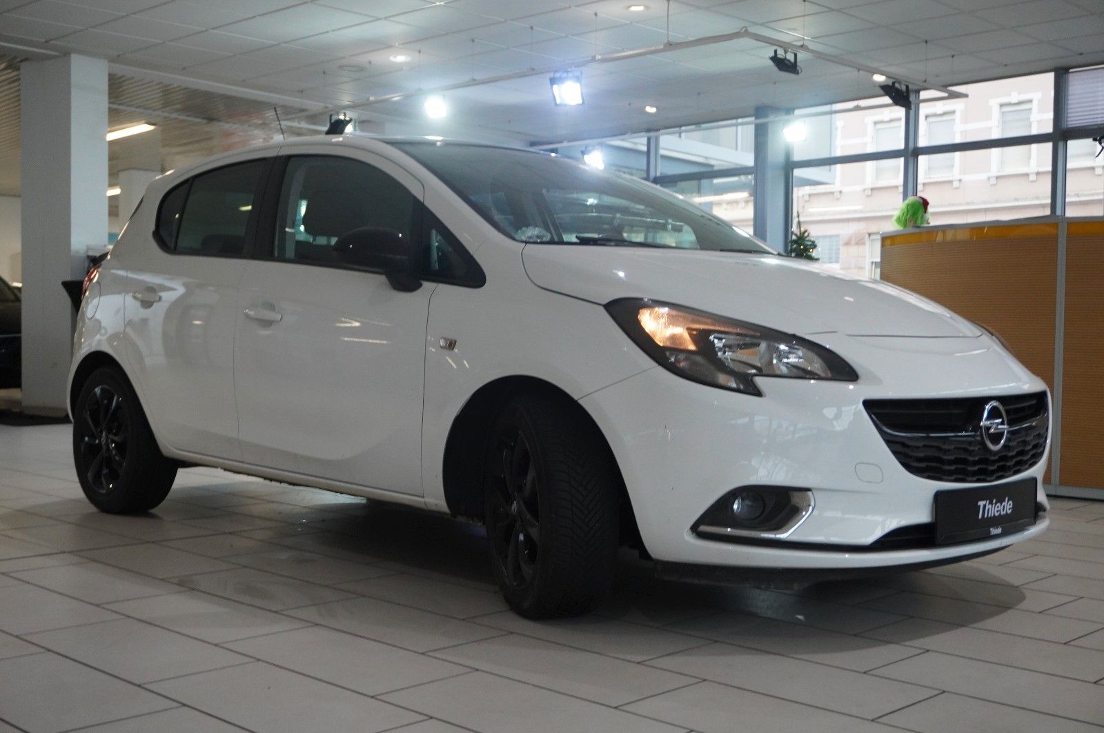 Fahrzeugabbildung Opel Corsa E 1.4 COLOR EDITION SPORT/SHZ/PDC/TEMP.