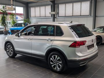 Volkswagen Tiguan - 2