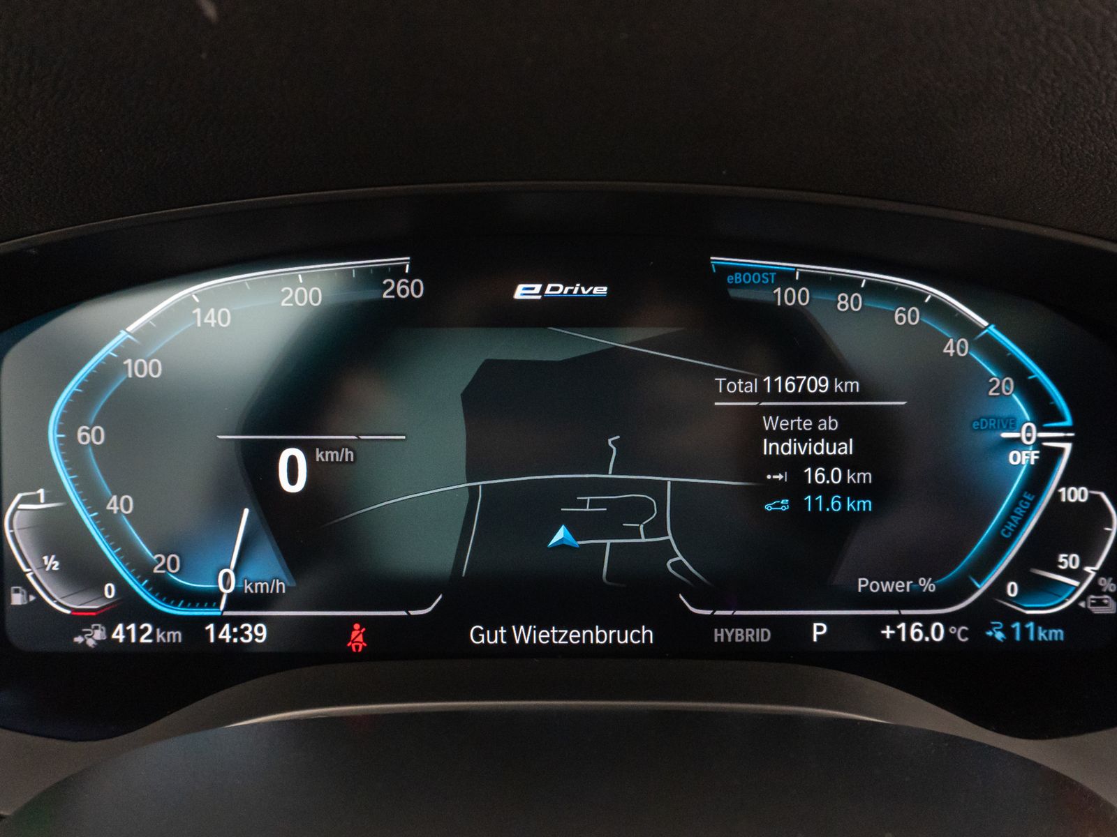Fahrzeugabbildung BMW 530e xD Panorama Kamera CockPiPro DAB Alarm LED