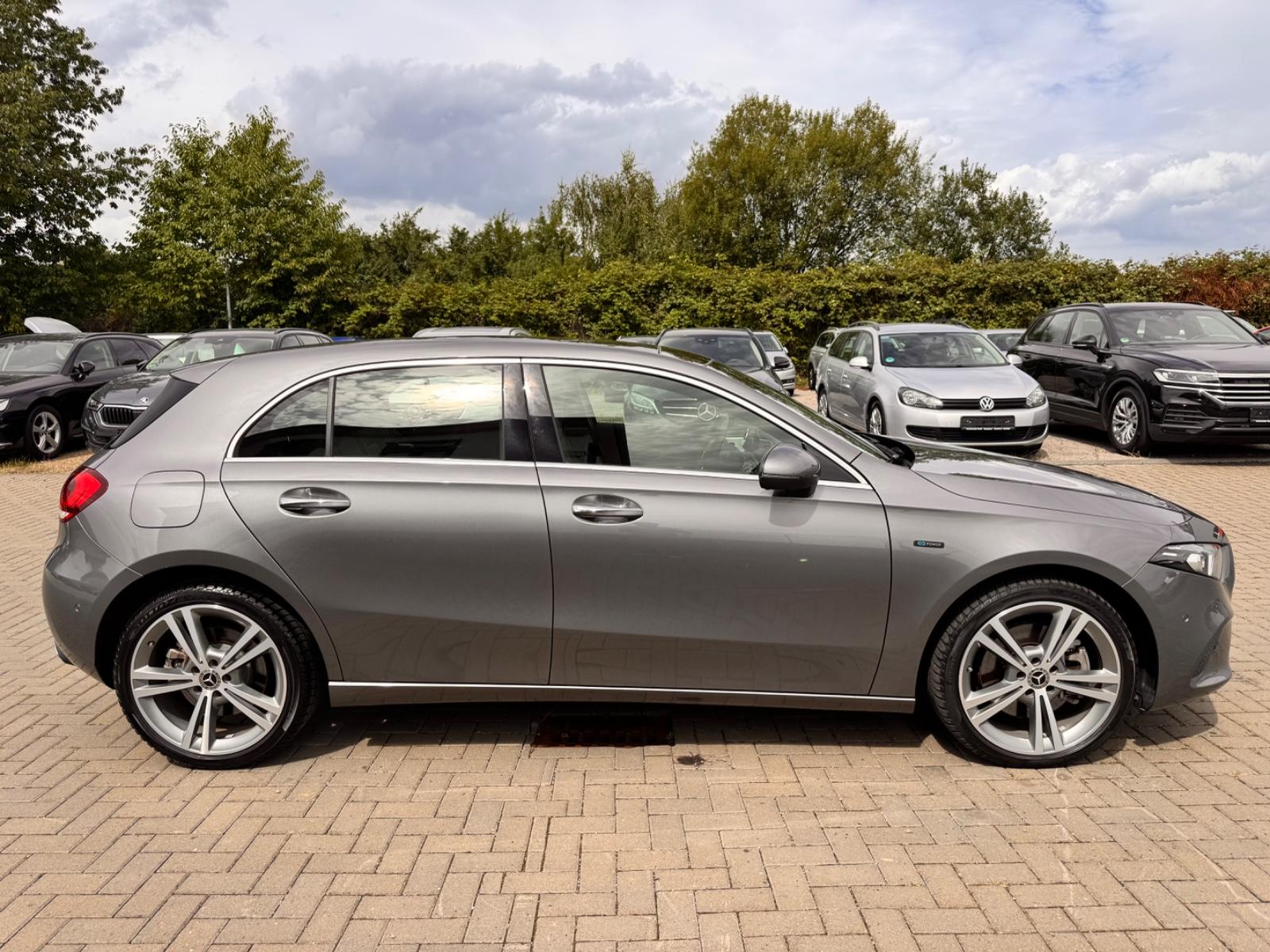 Mercedes-Benz A 250 e *19 ZOLL*PANORAMA*