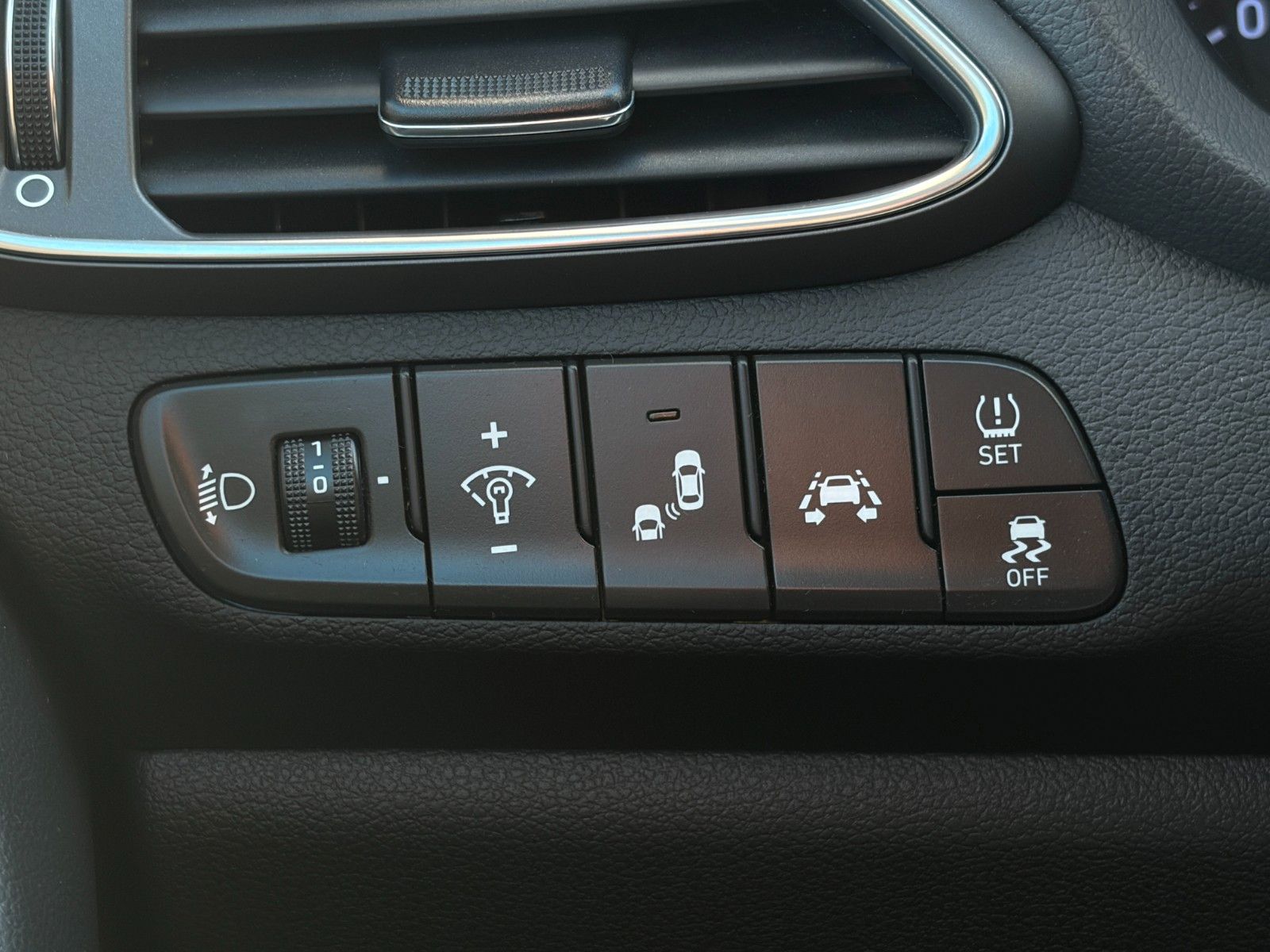 Fahrzeugabbildung Hyundai i30 1.4 T-GDI All Inclusive ACC CAM CarPlay