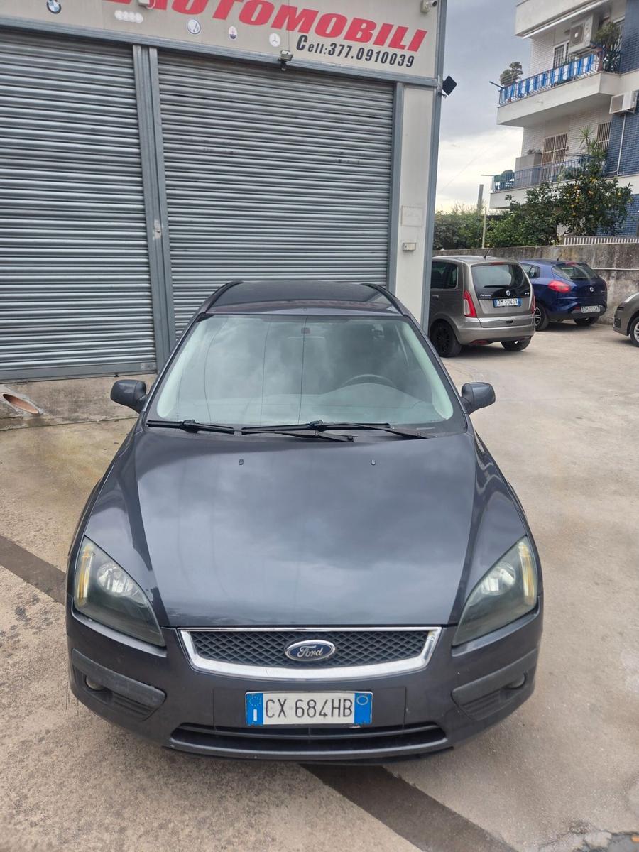 Ford Focus 2006 — вигляд ззаду