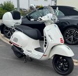 Vespa GTS 300 Supersport E5 Traumzustand mit Topcase - VESPA 300 GTS SUPERSPORT