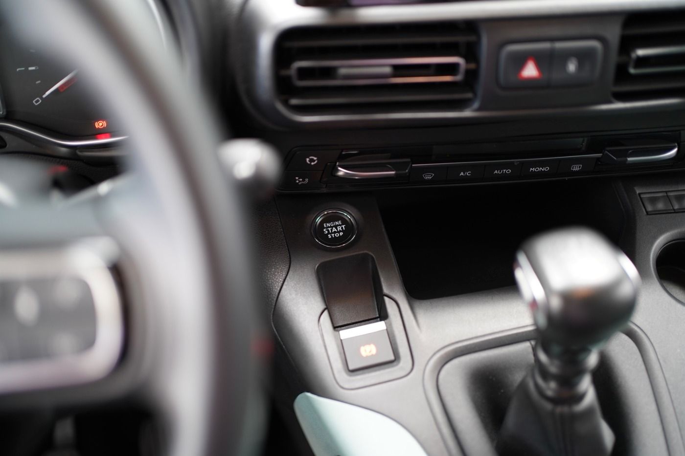 Fahrzeugabbildung Citroën Berlingo XL BlueHDi 130 Shine Standheizung AHK