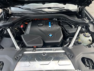 BMW X3 xDrive30e Advantage Head-Up