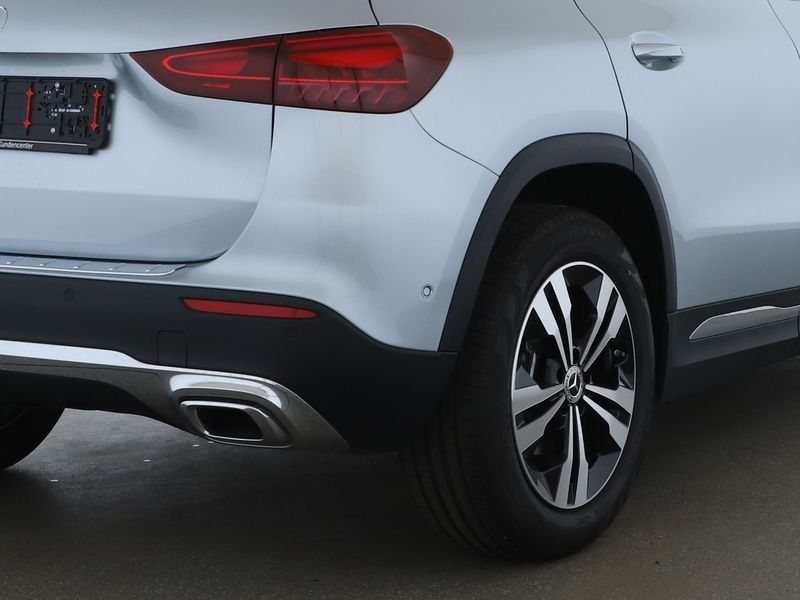 Fahrzeugabbildung Mercedes-Benz GLA 180 Progressive*Kamera*LED*Sportsitz*CarPlay