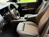 Mercedes-Benz EQA 250 - - Mercedes-Benz EQA mit Panoramadach
