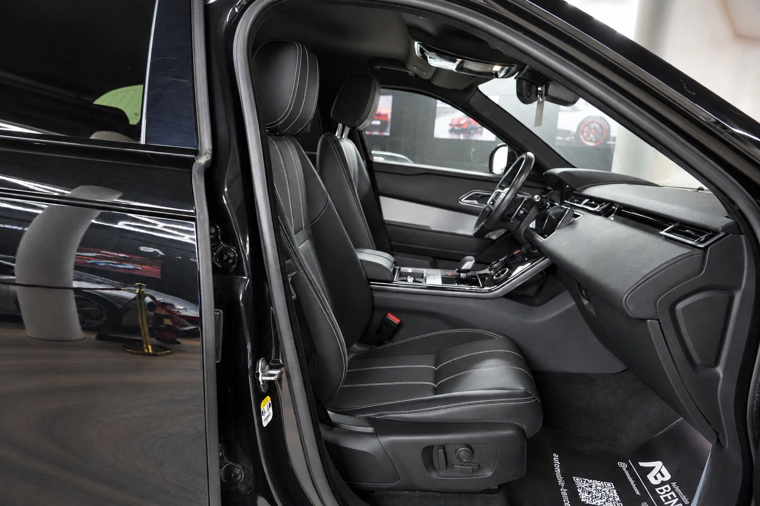 Fahrzeugabbildung Land Rover Range Rover Velar R-Dynamic SE *Meridian*Memory*