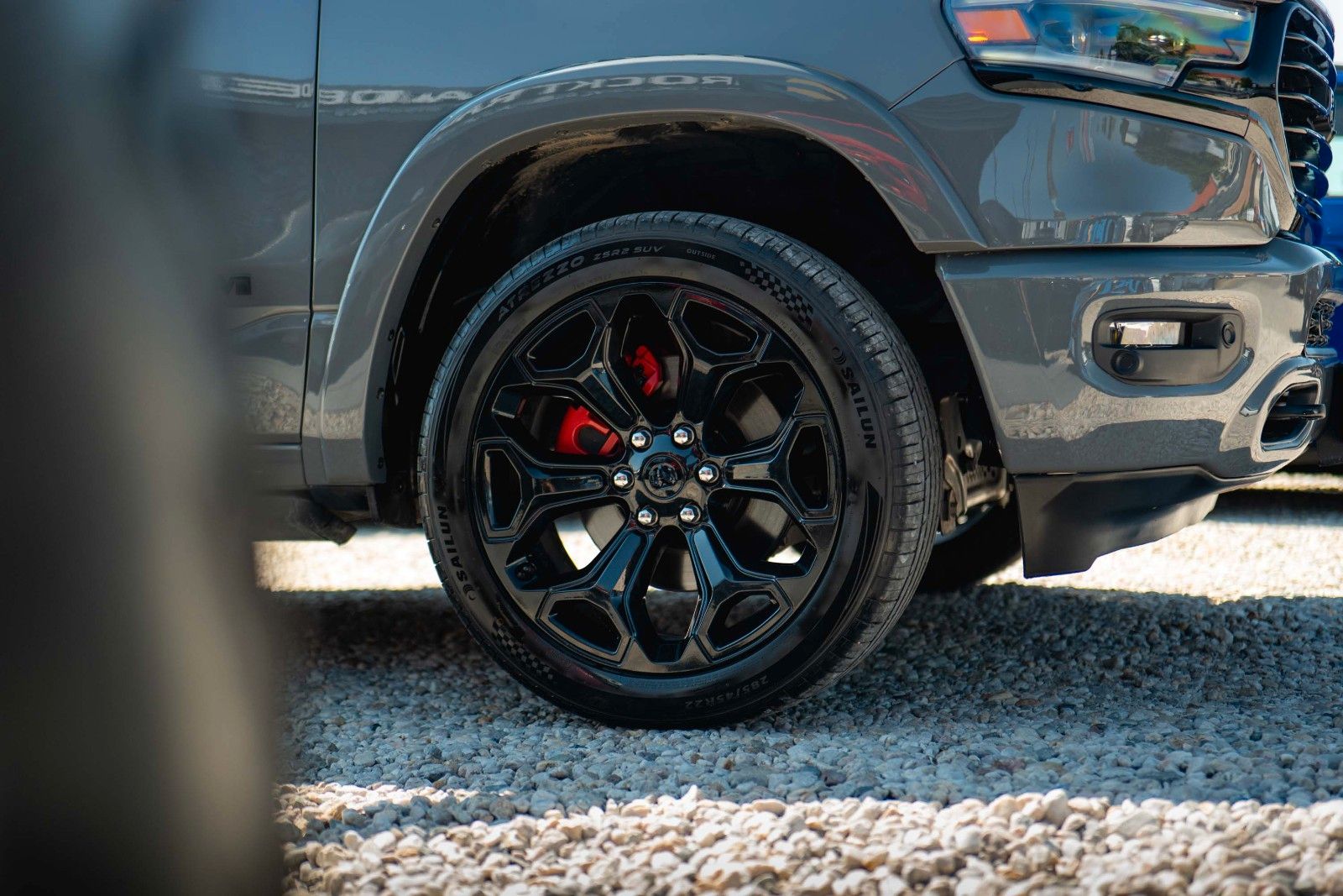 Fahrzeugabbildung Dodge RAM 5.7 V8 HEMI 4x4 LIMITED 10TH ANNIVERSARY ACC