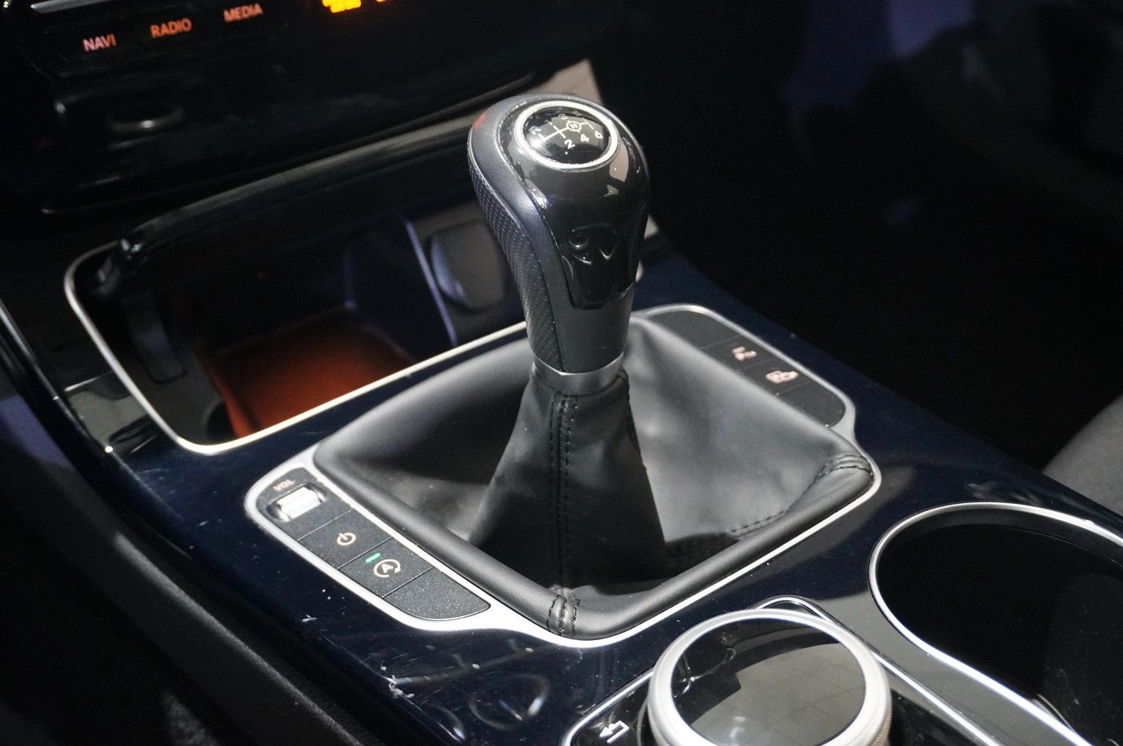 Fahrzeugabbildung Mercedes-Benz C 200D T BUSINESS NAVI/LED/KAMERA/SH/BURMESTER