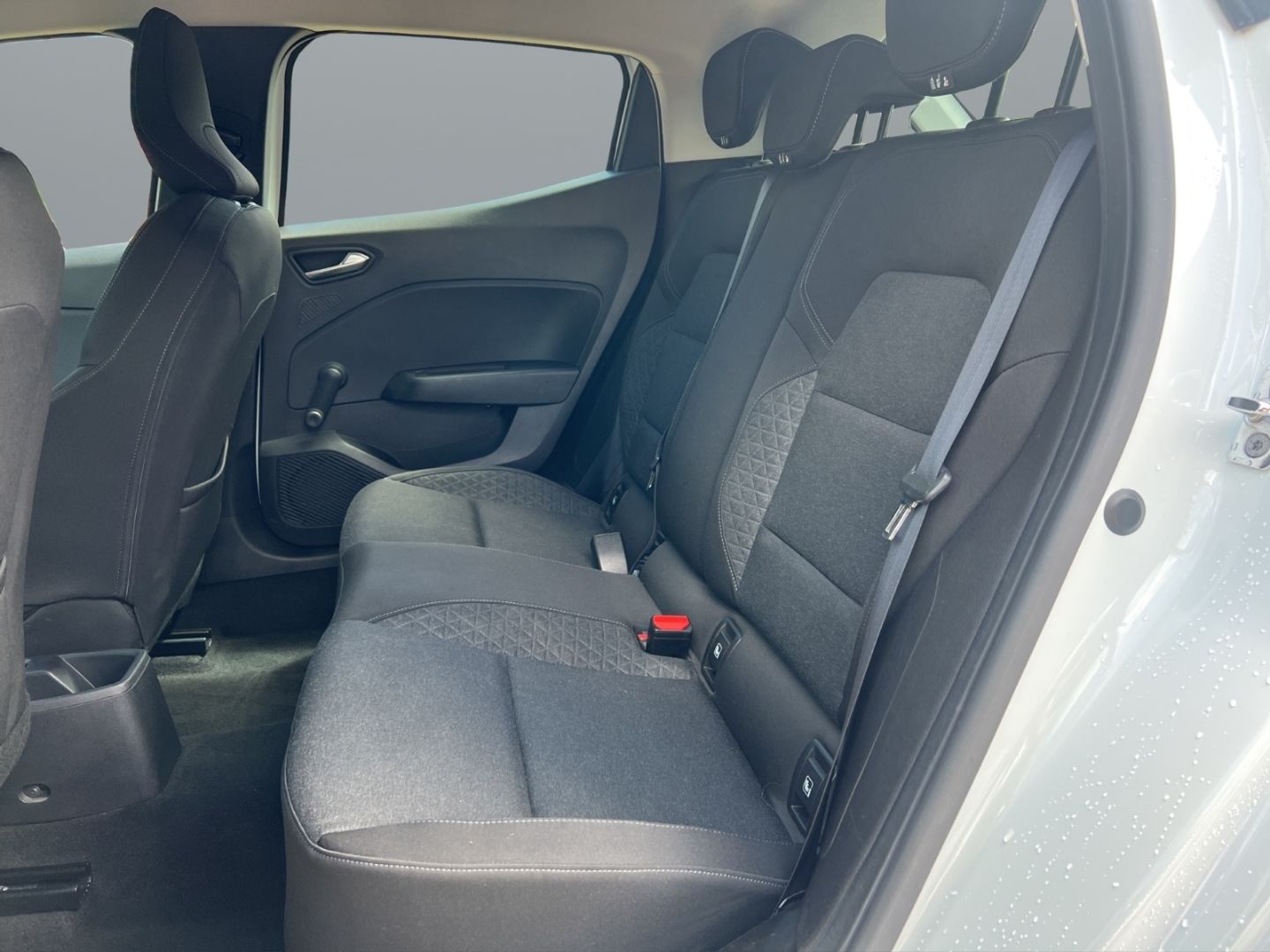 Fahrzeugabbildung Renault Clio Experience 1.0 SCe 75 EU6d-T Allwetterreife