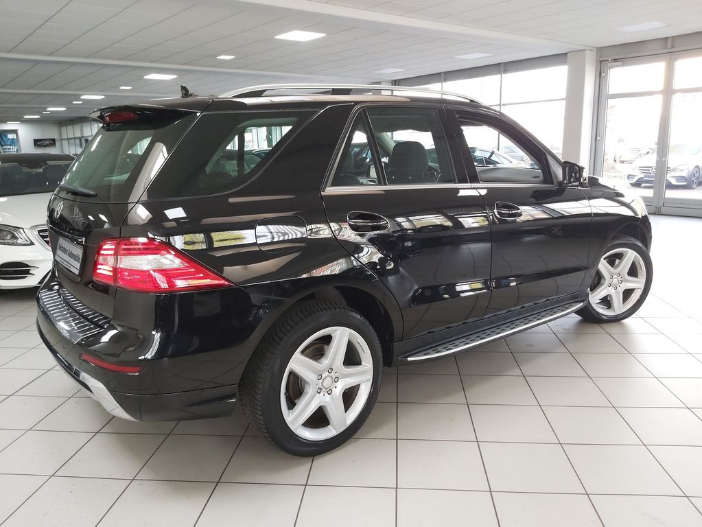 Mercedes-Benz ML 350 CDI AMG DISTR TOTW KAMERA COMAND LEDER