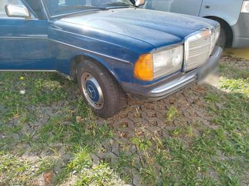 صورة 2 لـ 1983 Mercedes-BENZ C 220