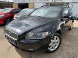 Volvo V50 Kombi 1.8 Momentum - gebrauchte Volvo V50 aus dem Jahr 2005