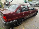 Opel Kadett 1,6 i - Opel Kadett: 1.6