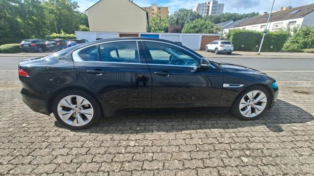JAGUAR XE