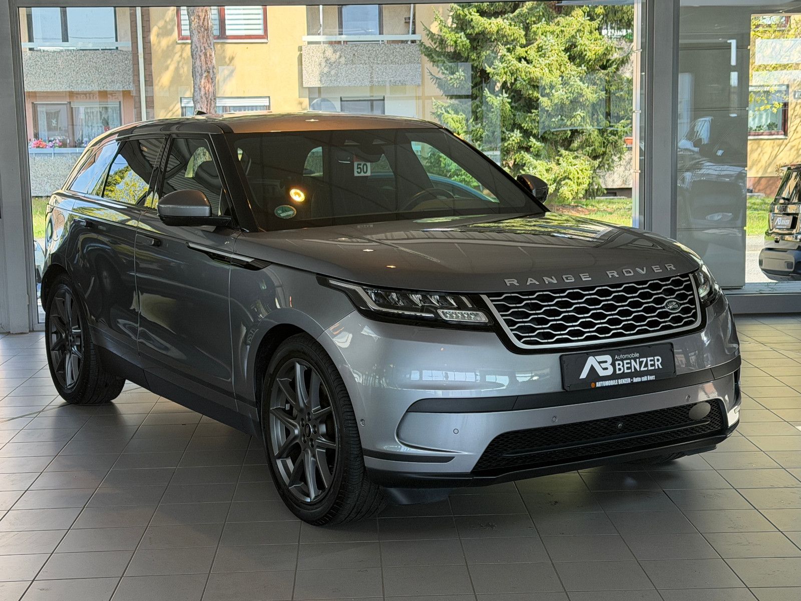 Fahrzeugabbildung Land Rover Range Rover Velar/360*KAM/LED/APPLE/LEDER/