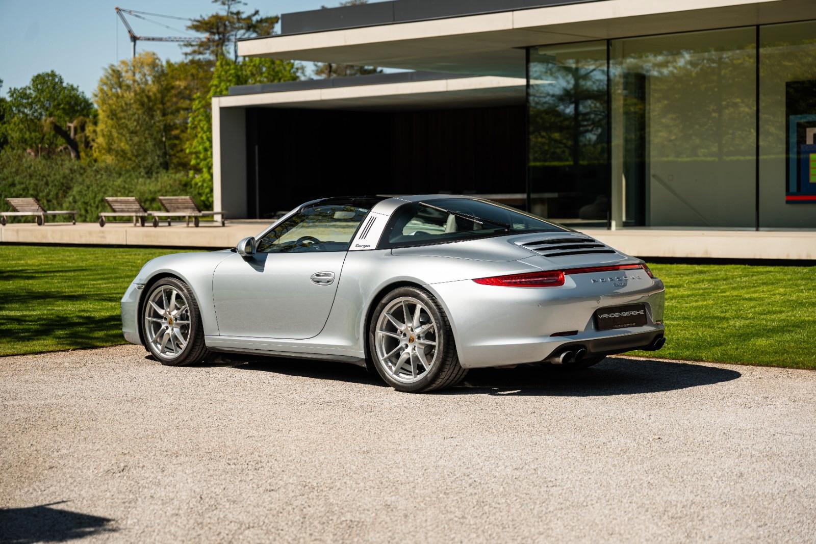 Porsche .1 TARGA 4/BI-COLOR/PDLS+/PASM/CHRONO/BOSE/14WAY