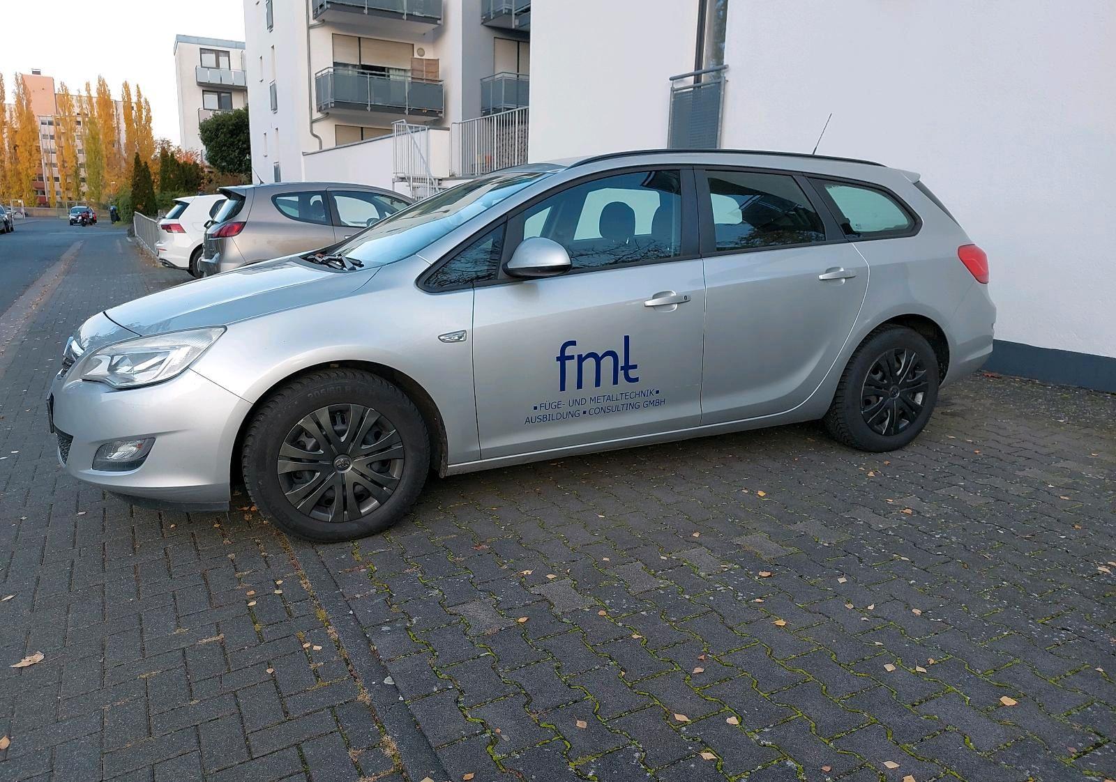 Opel Astra 2011 — engine 95 HP (70kW)