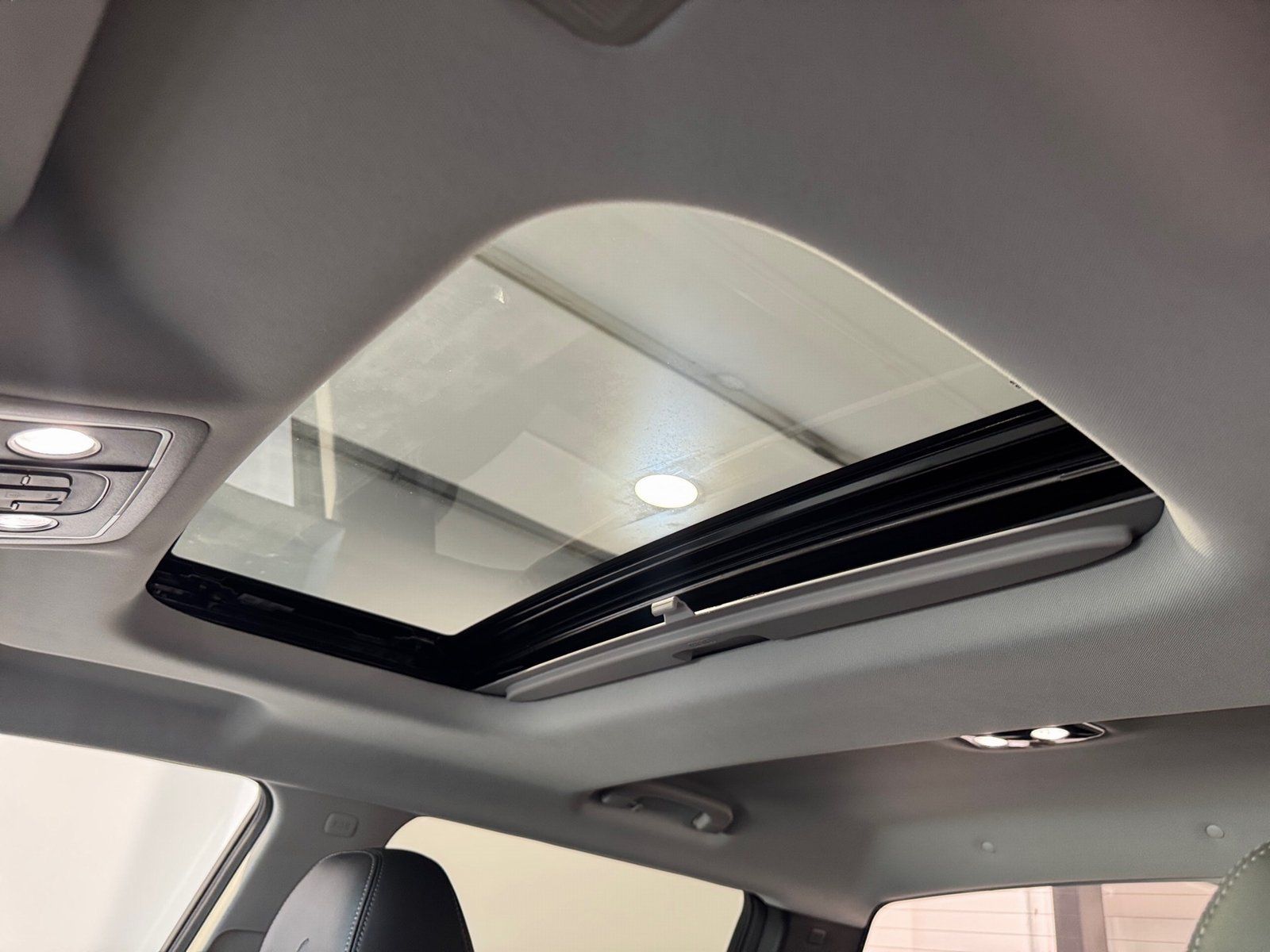 Fahrzeugabbildung KGM Musso Grand 4WD Lux*SHD*20"*Assistenz*360*LED*