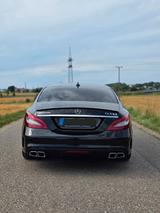 Mercedes-Benz 4MATIC*DRIVERS*COMAND*DISTRONIC*CARBON - Mercedes-Benz CLS 63 AMG: Coupe
