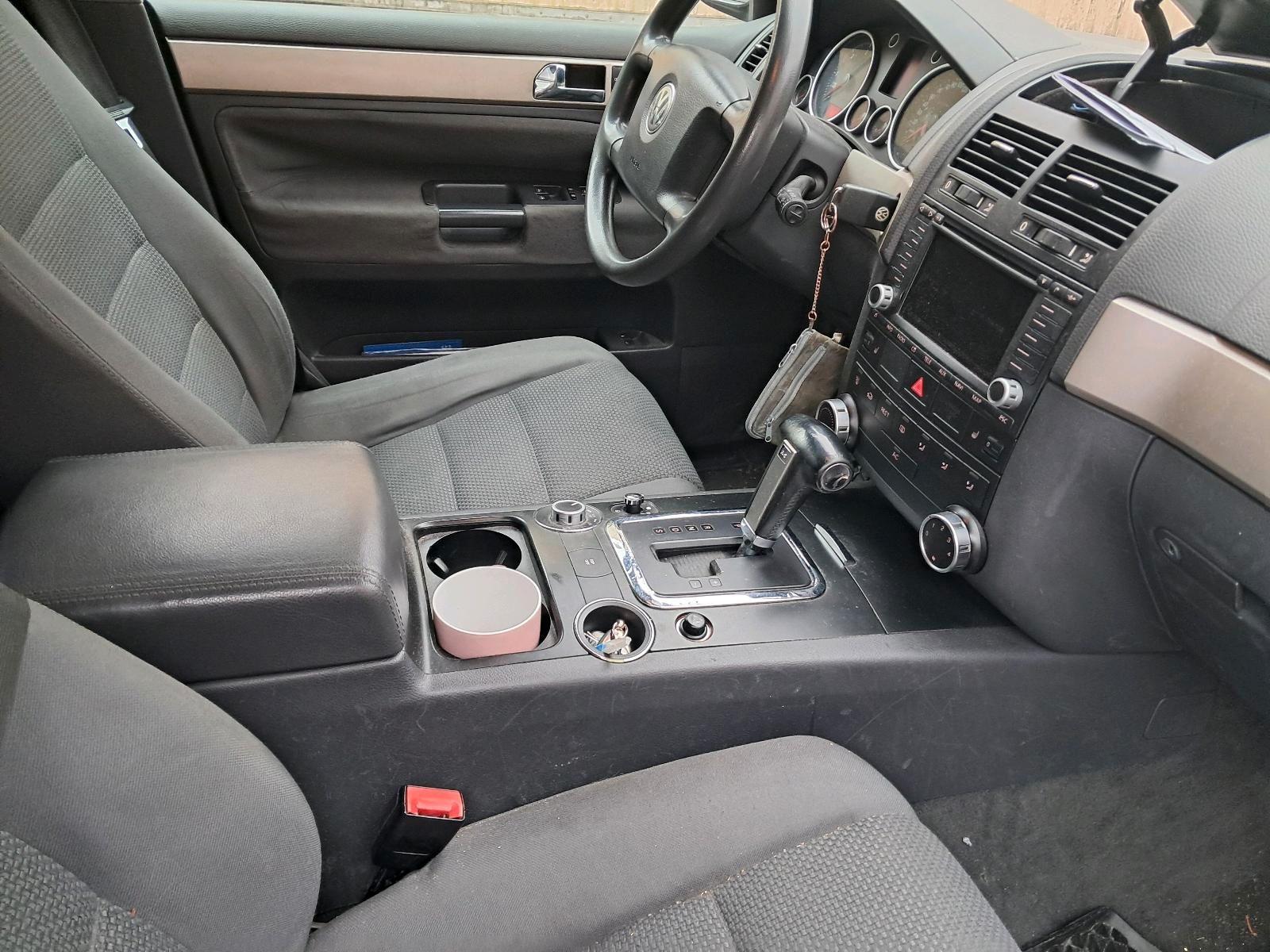 Volkswagen Touareg 2006 — interior