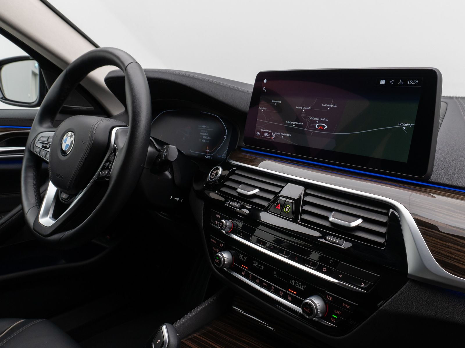 Fahrzeugabbildung BMW 520d Luxury Line Kamera DAB H/K DisplKey Alarm