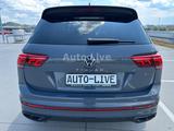 Volkswagen Tiguan 2.0 TDI*4M*DSG*R LINE*BlackS*PAN*AHK*VOL! - Volkswagen Tiguan mit Diesel-Antrieb: Geländewagen, Automatik