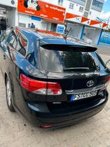 Toyota Avensis Combi 2,2-l-D-4D Comfort Comfort - Toyota Avensis: Co2