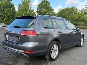 Volkswagen Golf - 5