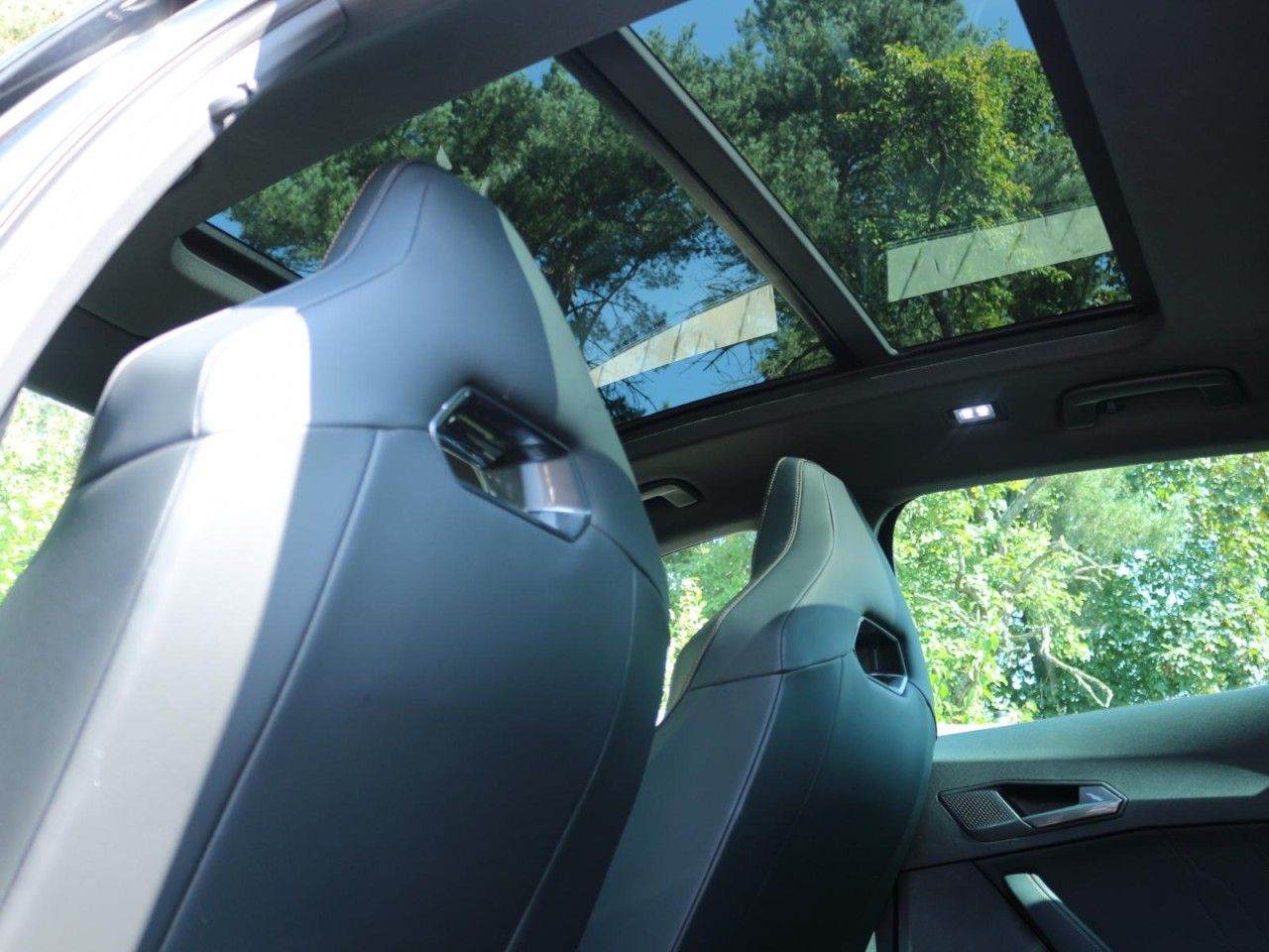 Fahrzeugabbildung CUPRA Formentor VZ e-Hybrid *Schwarz Matt foliert*