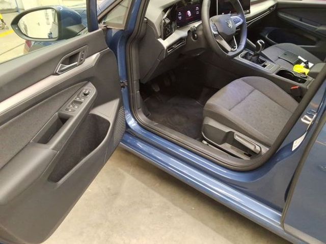 Fahrzeugabbildung Volkswagen Golf 1.5 TSI LIFE APP-CONNECT GJR AREA VIEW