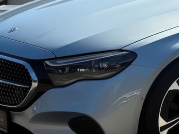 Mercedes E 220 - 2
