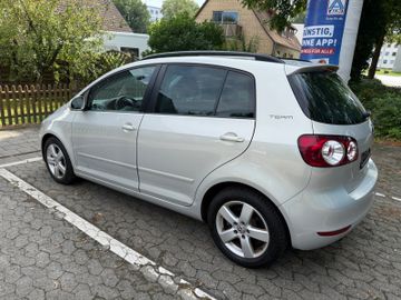 Volkswagen Golf - 6