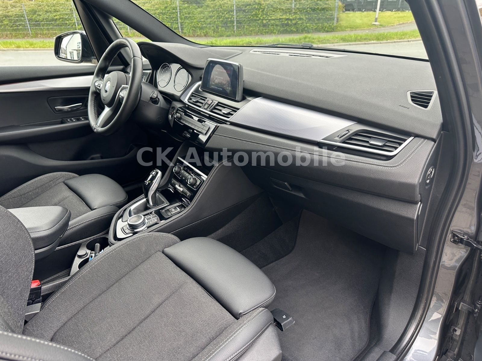 Fahrzeugabbildung BMW 218dxDrive Active Tourer M-Sport/Shadow-Line/LED