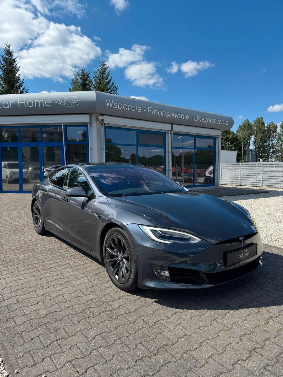 Tesla Model S 90D SC-01
