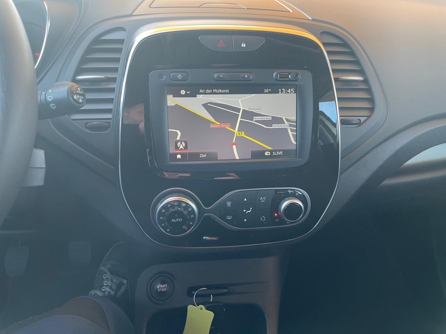 Fahrzeugabbildung Renault Captur 1.3 Limited Allwetter Sitzheizung Tempoma