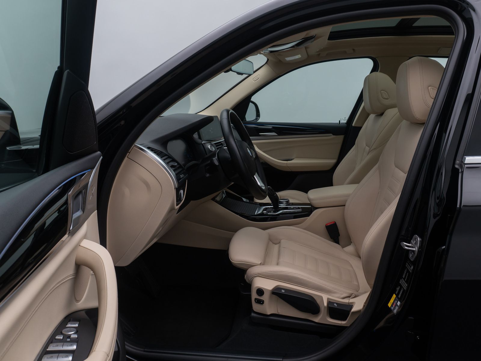 Fahrzeugabbildung BMW X3 xD30e xLine 360°HUD DAB HIFi Panorama Komfort