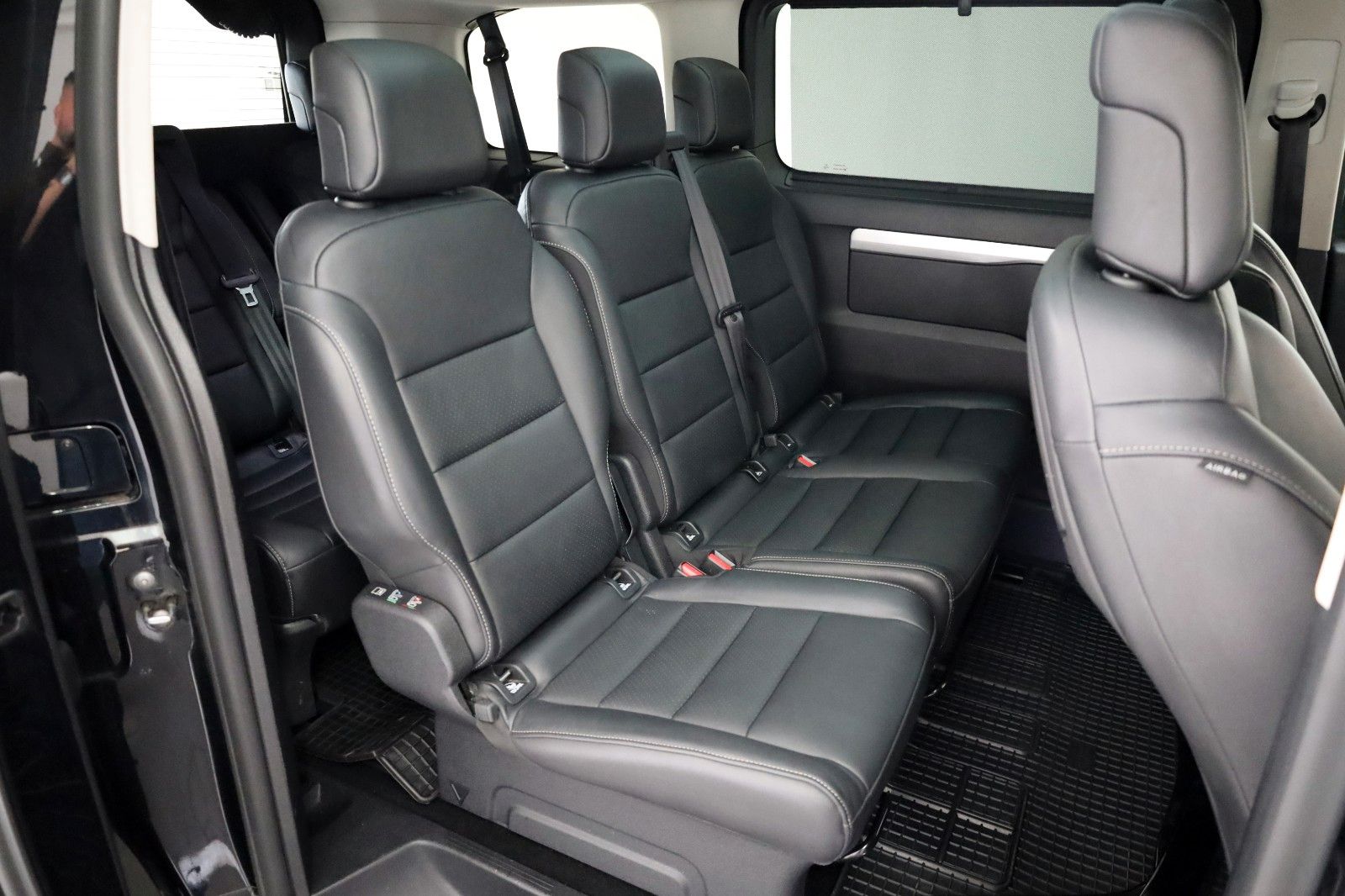 Fahrzeugabbildung Citroën SpaceTourer Lounge M Leder,Navi,Panorama,Massage