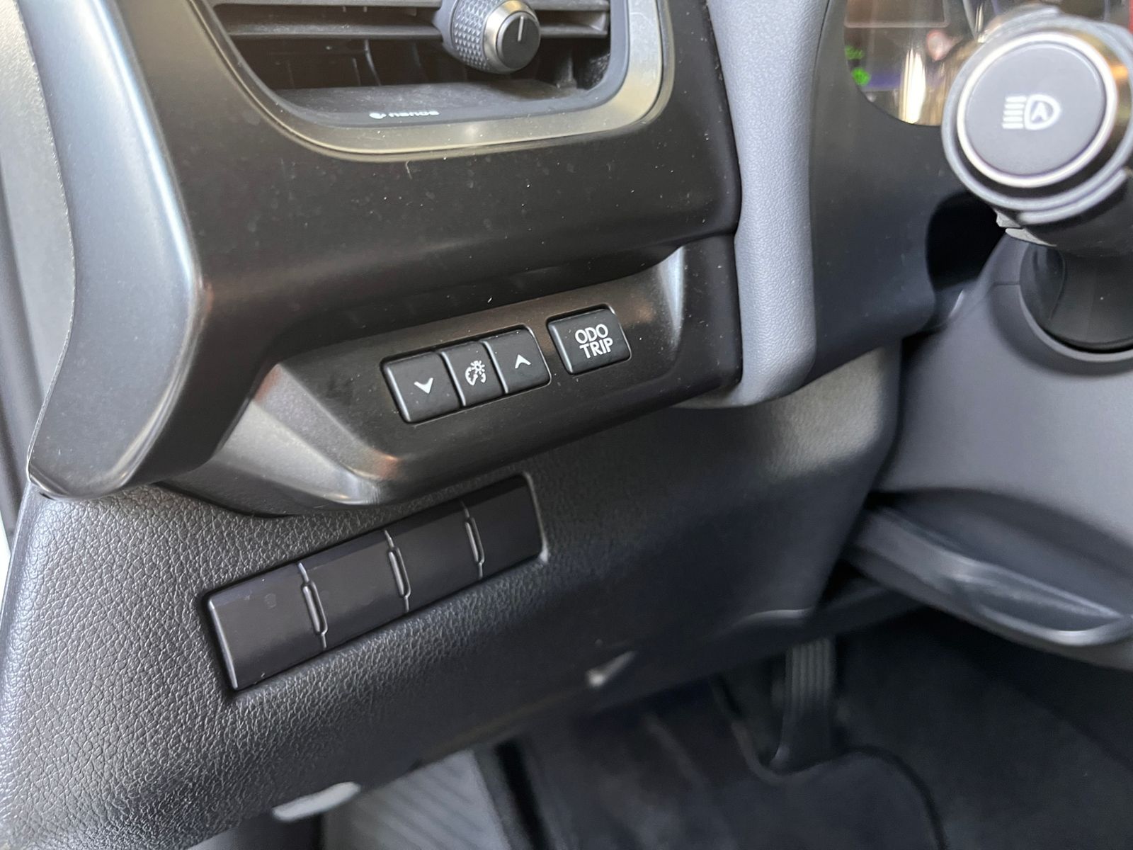 Fahrzeugabbildung Lexus UX 250 h Launch Edition LED NAV SHZ RFK