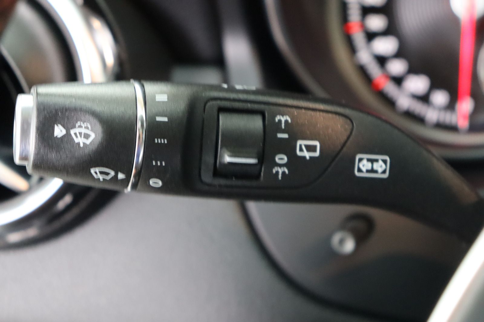 Fahrzeugabbildung Mercedes-Benz GLA 220 d AMG-line * LED * Navi * Pano