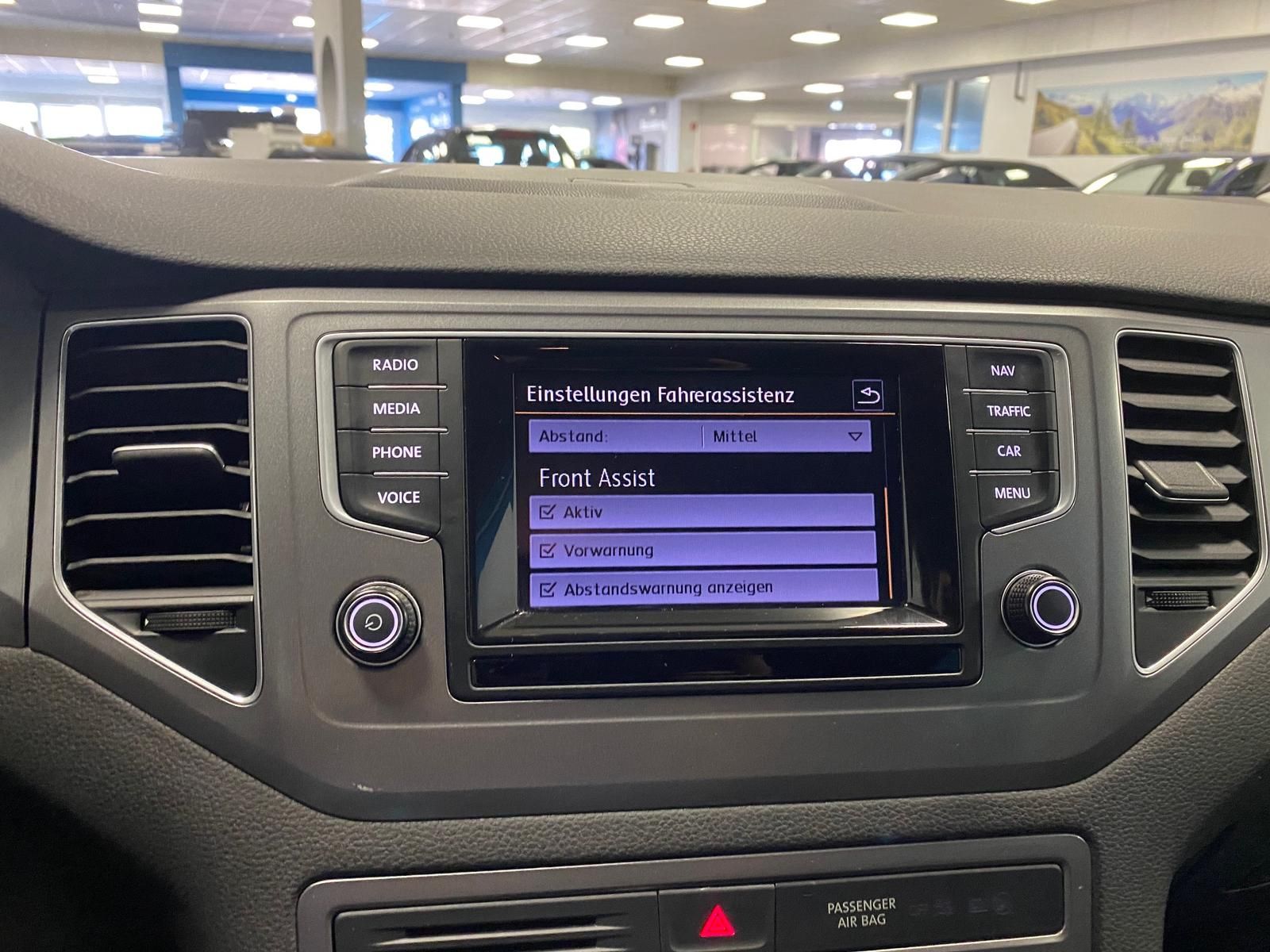 Fahrzeugabbildung Volkswagen Golf VII SPORTSVAN 1.2 TSI+ACC+SITZHEIZ+GARANTIE