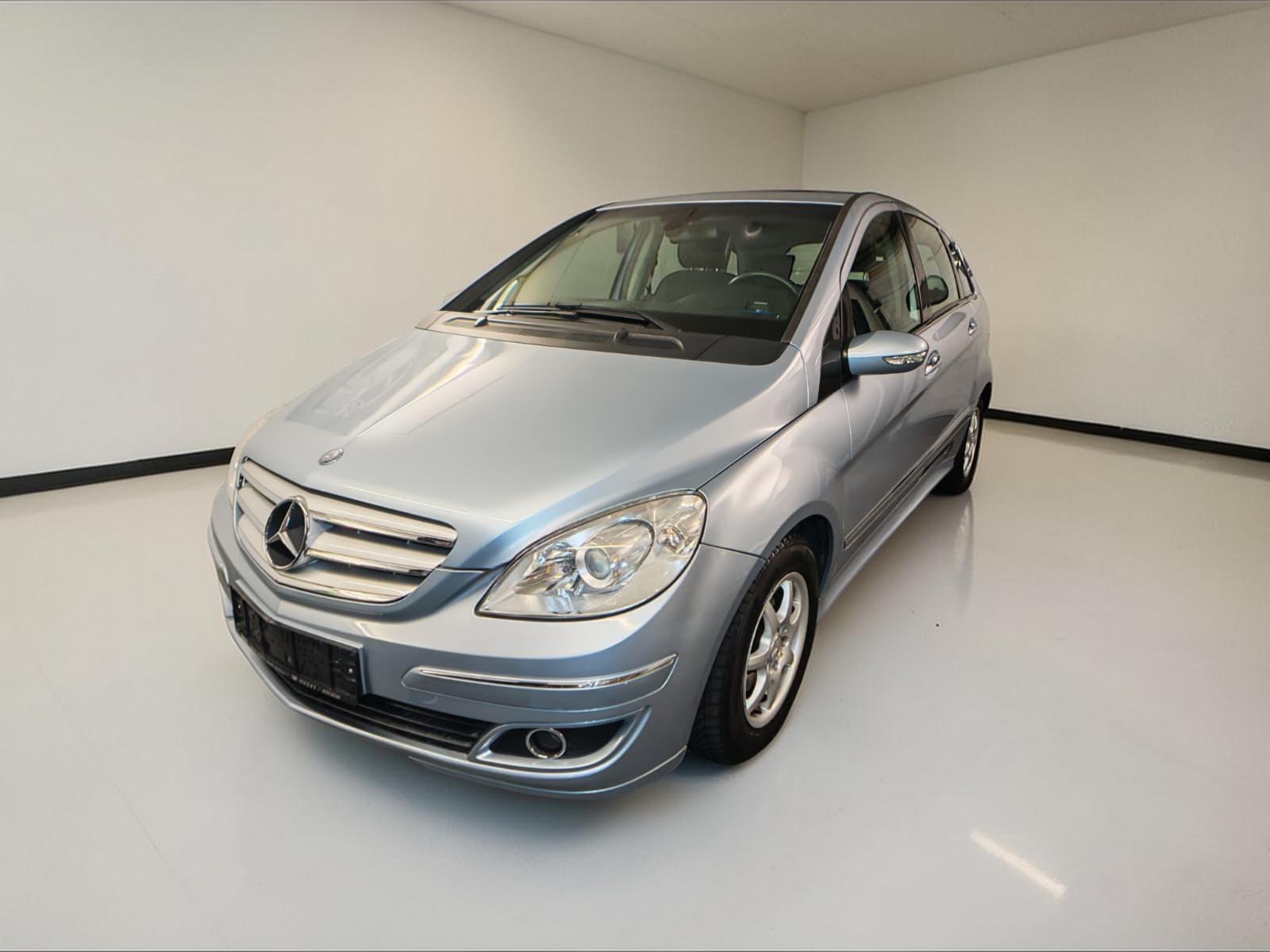 Mercedes-Benz B 170 AUTOMATIK PANO AHK TEIL-LEDER TÜV 01/2028