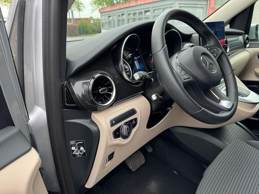 Mercedes-Benz V 220