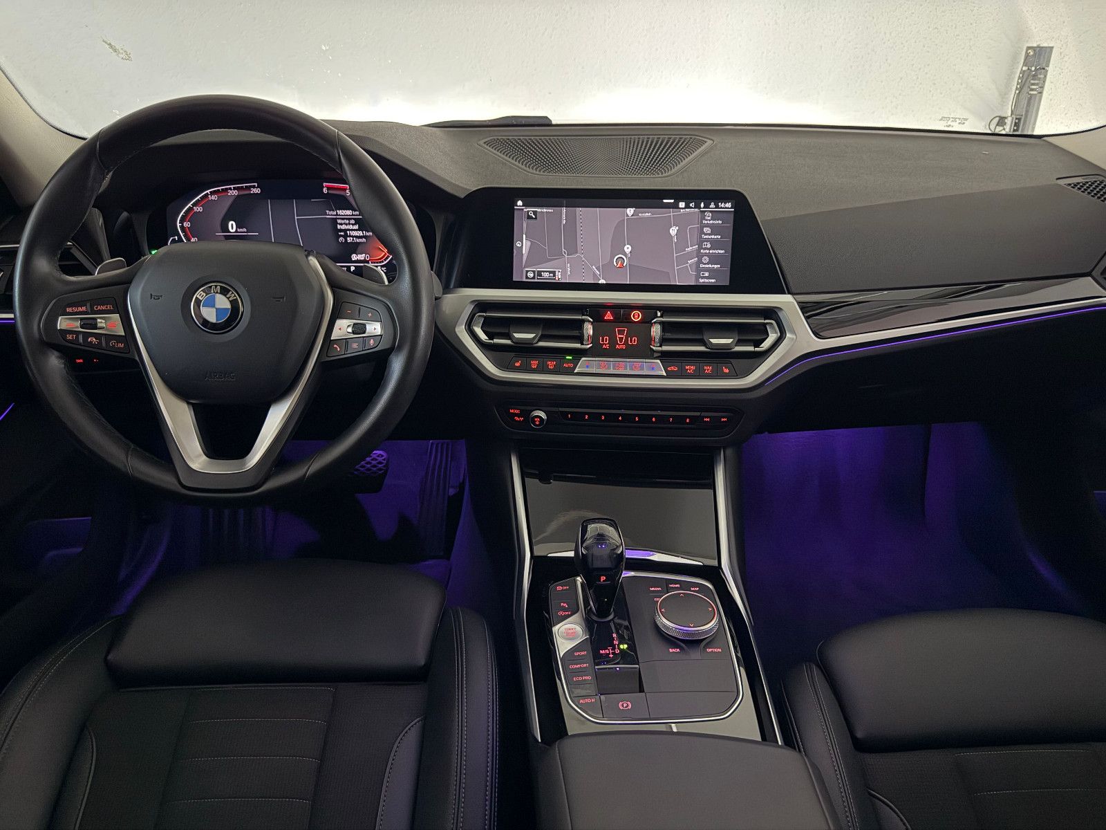 Fahrzeugabbildung BMW 320 d Lim. Sport Line/LED/LIVE COCKPIT/H&K/HuD