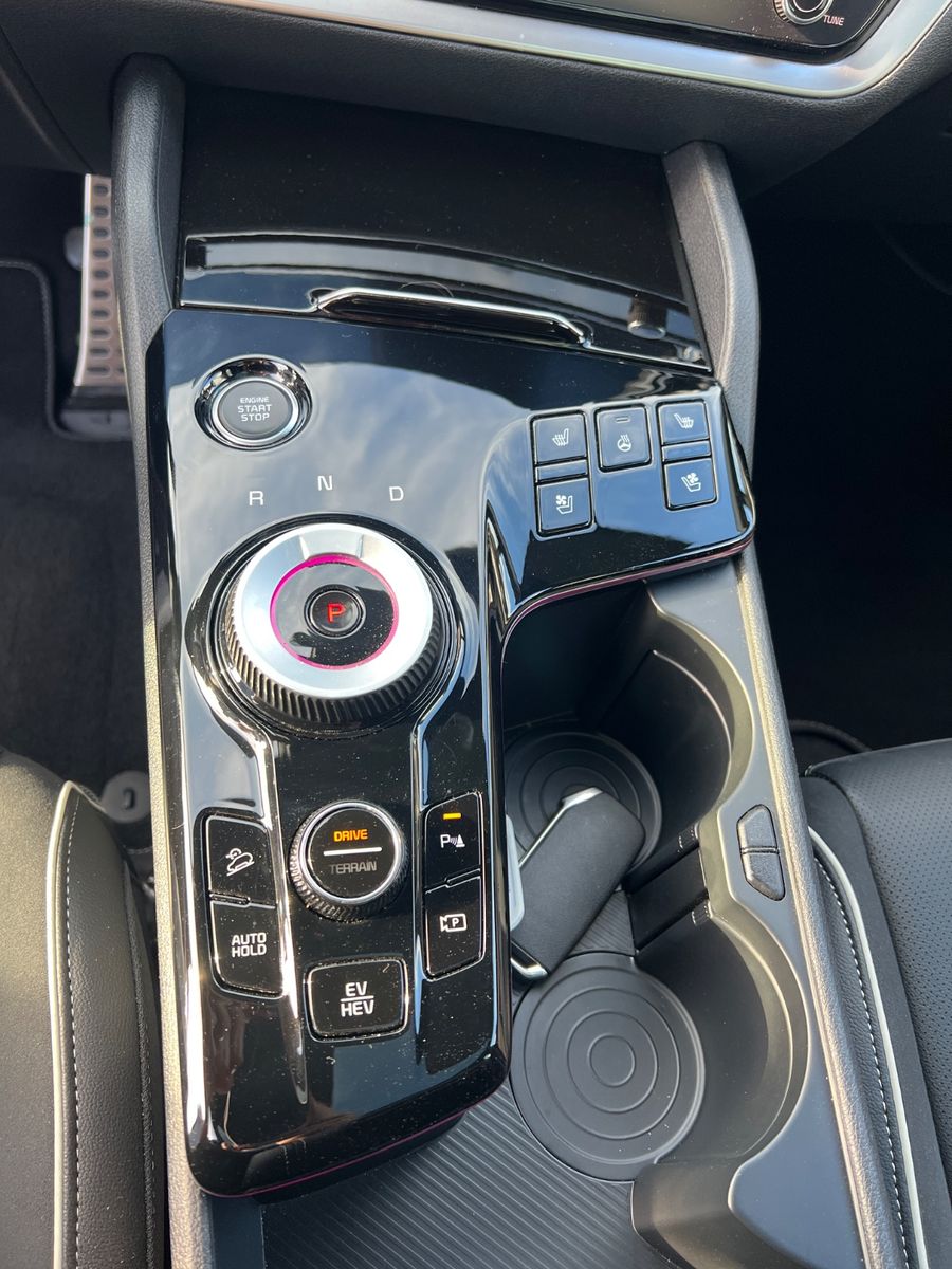 Fahrzeugabbildung Kia SPORTAGE 1.6T PHEV GTL SD GD DRIVE SOUND