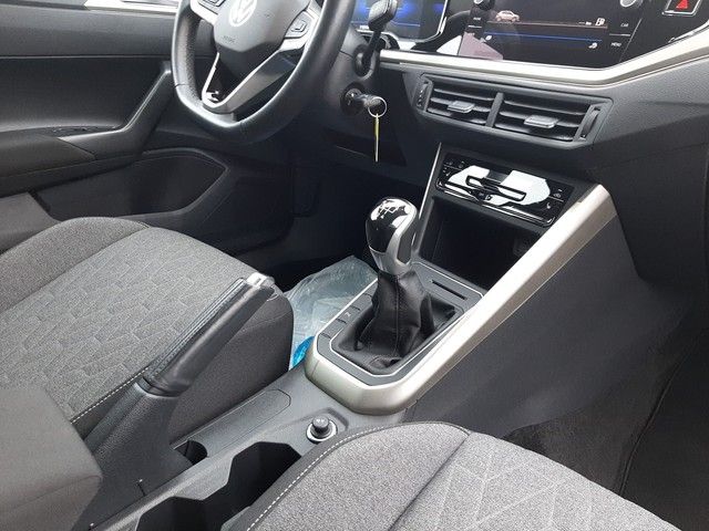 Fahrzeugabbildung Volkswagen Polo VI Move 1.0 TSI LED PDC SitzHz VirtCockp